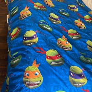 Twin size comforter